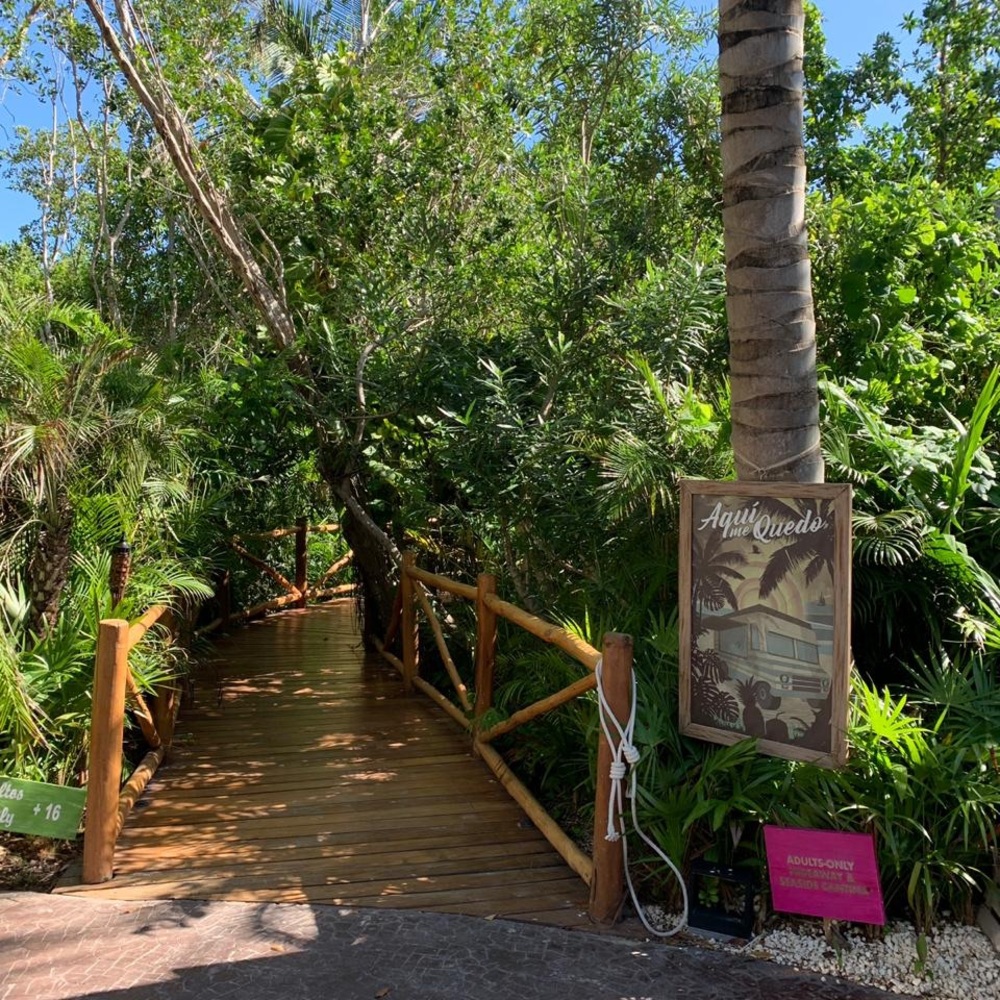 Meet your Posher, Gabriela